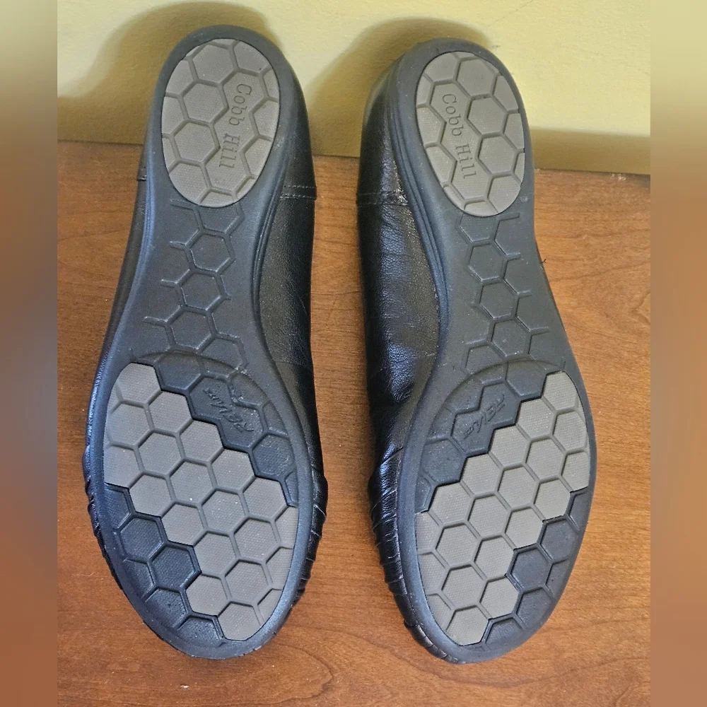 Cobb Hill RevCraze ballet flats by Rockport Size 8